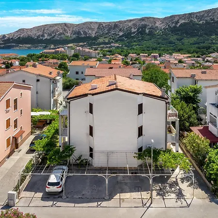 Mira & Ivan With Terrace And Parking By Irundo *