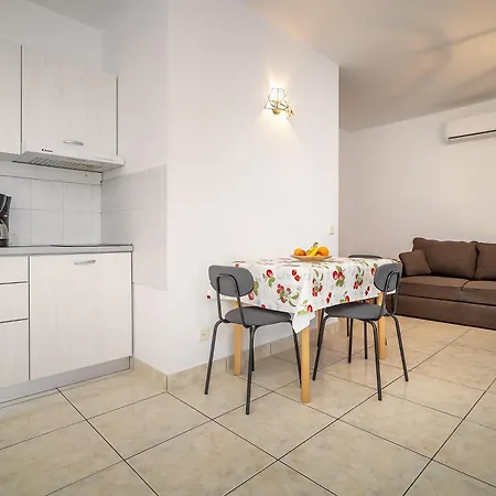 Mira & Ivan With Terrace And Parking By Irundo Appartement *